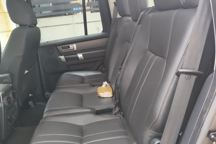 Used Land Rover Discovery 2015 3.0 SC V6 HSE Luxury Left Rear Seat
