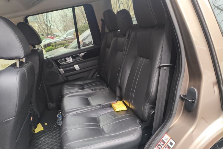 Used Land Rover Discovery 2015 3.0 SC V6 HSE Left Rear Seat