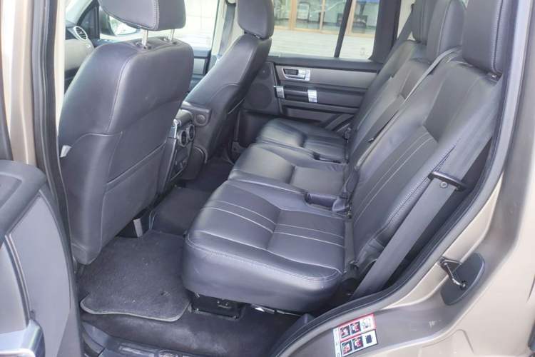 Used Land Rover Discovery 2015 3.0 SC V6 HSE Left Rear Seat