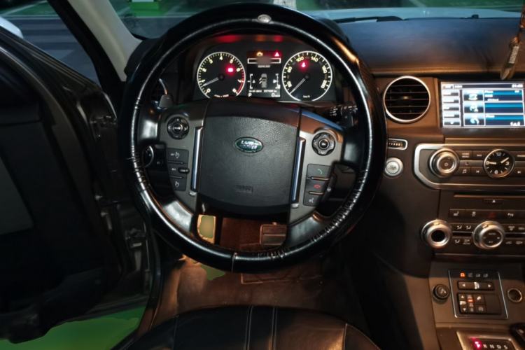 Used Land Rover Discovery 2015 3.0 SC V6 HSE Steering Wheel