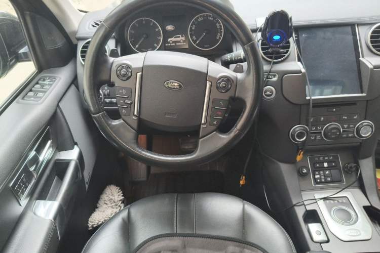 Used Land Rover Discovery 2015 3.0 SC V6 HSE Luxury Steering Wheel