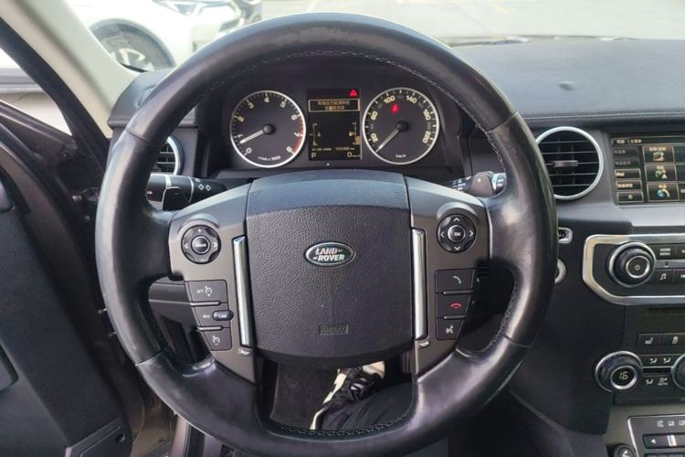 Used Land Rover Discovery 2015 3.0 SC V6 HSE Steering Wheel