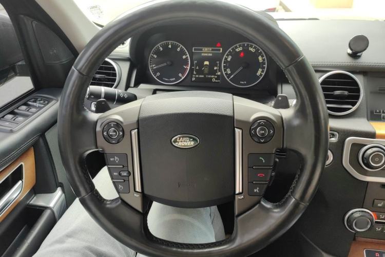 Used Land Rover Discovery 2015 3.0 SC V6 HSE Luxury Steering Wheel