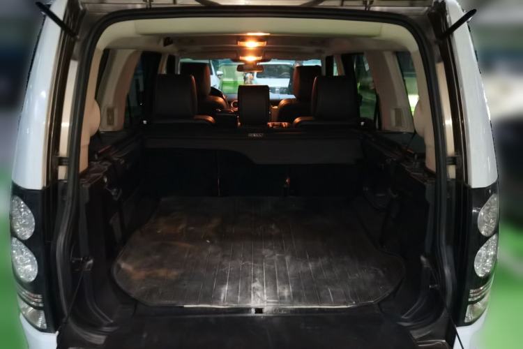 Used Land Rover Discovery 2015 3.0 SC V6 HSE Trunk