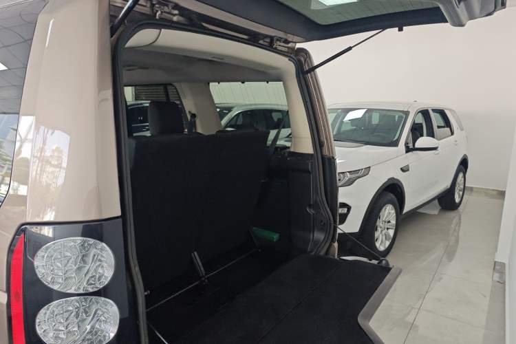 Used Land Rover Discovery 2015 3.0 SC V6 SE Trunk
