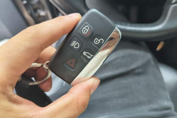 Used Land Rover Discovery 2015 3.0 SC V6 HSE Luxury Vehicle Key