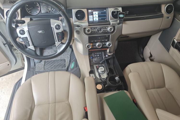 Used Land Rover Discovery 2015 3.0 SC V6 HSE Luxury Center Console
