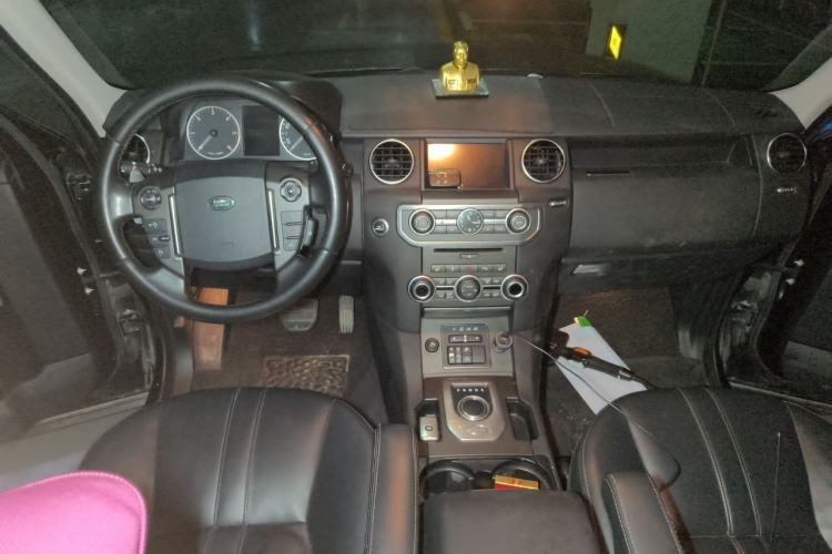 Used Land Rover Discovery 2015 3.0 SDV6 HSE Diesel Version Center Console