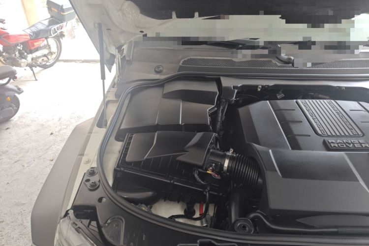 Used Land Rover Discovery 2015 3.0 SC V6 HSE Luxury Engine Bay Right