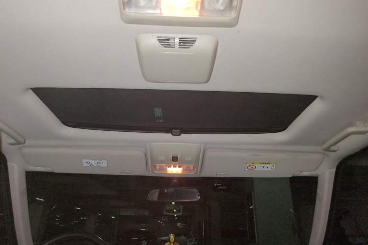 Used Land Rover Discovery 2015 3.0 SDV6 HSE Diesel Version Headliner