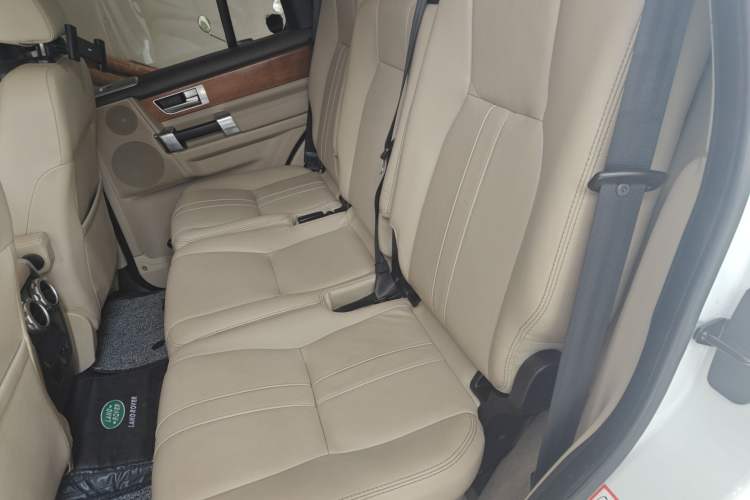 Used Land Rover Discovery 2015 3.0 SC V6 HSE Luxury Left Rear Seat