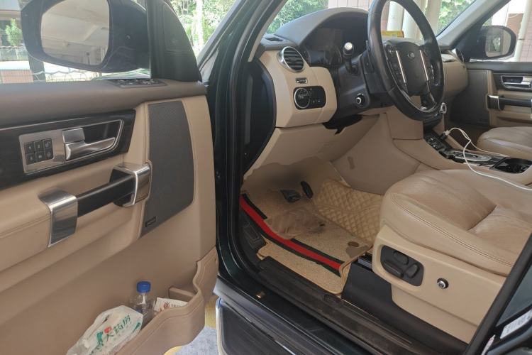 Used Land Rover Discovery 2015 3.0 SC V6 SE Driver Seat