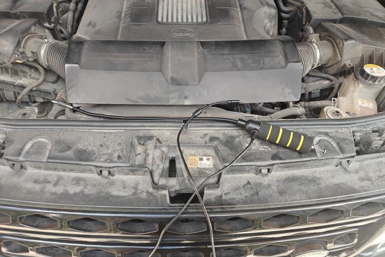Used Land Rover Discovery 2015 3.0 SC V6 SE Engine Bay