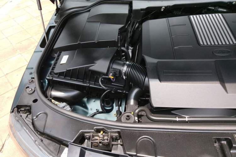 Used Land Rover Discovery 2015 3.0 SC V6 HSE Luxury Engine Bay Right