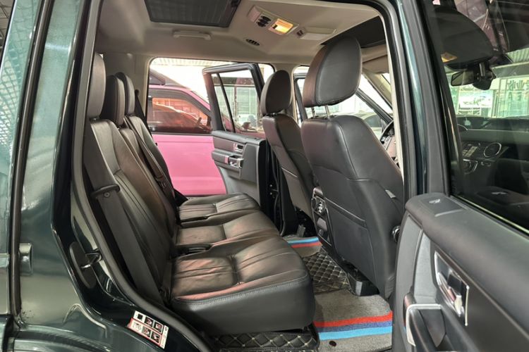 Used Land Rover Discovery 2015 3.0 SC V6 HSE Interior 10
