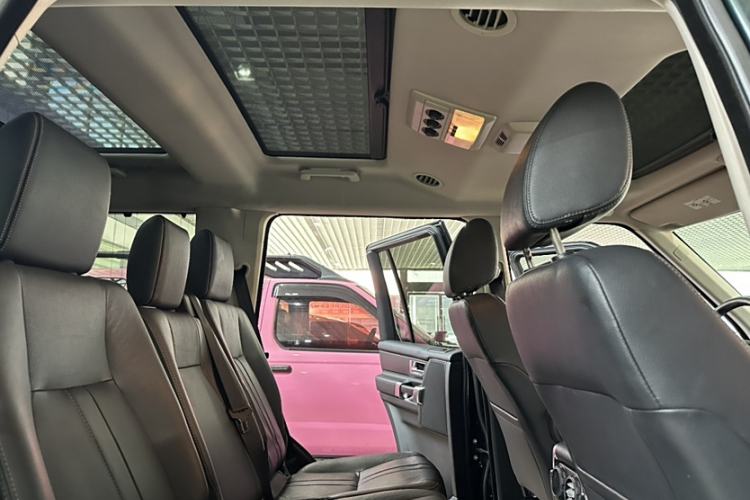 Used Land Rover Discovery 2015 3.0 SC V6 HSE Interior 11