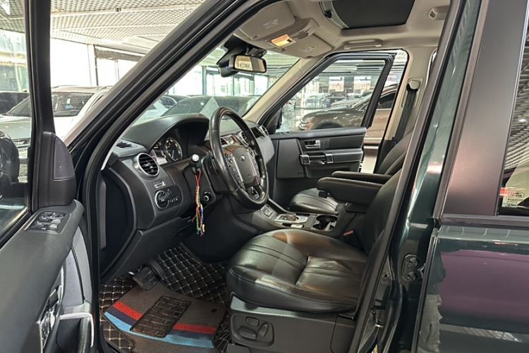 Used Land Rover Discovery 2015 3.0 SC V6 HSE Interior 5