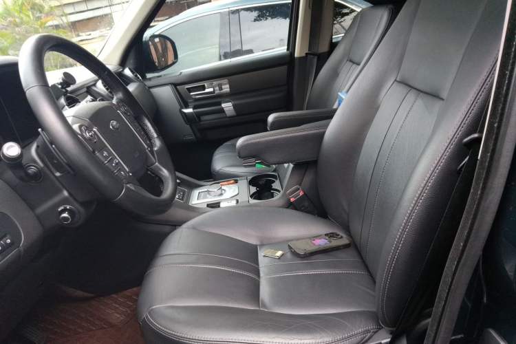 Used Land Rover Discovery 2015 3.0 SC V6 HSE Luxury Left Front Seat