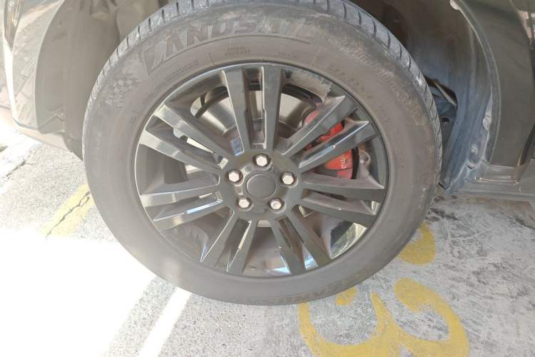 Used Land Rover Discovery 2015 3.0 SC V6 SE Right Front Wheel Hub