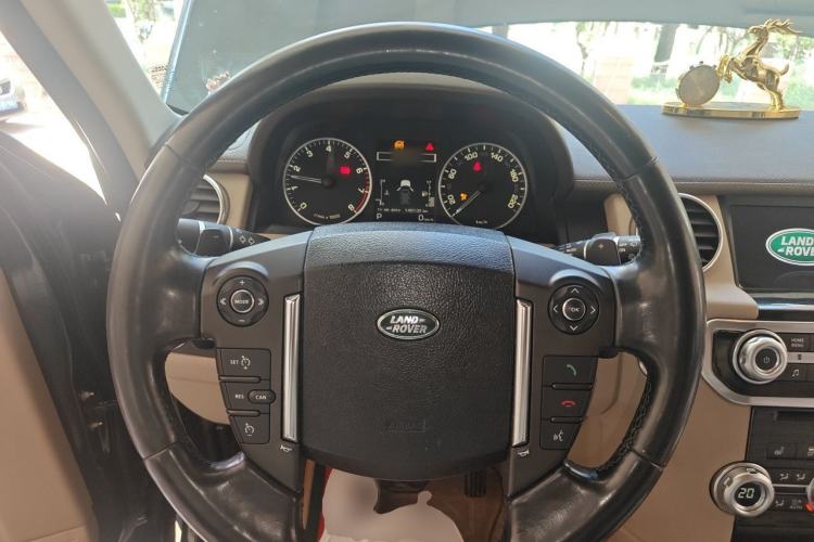 Used Land Rover Discovery 2015 3.0 SC V6 SE Steering Wheel