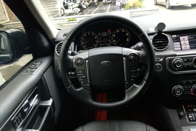 Used Land Rover Discovery 2015 3.0 SC V6 HSE Luxury Steering Wheel