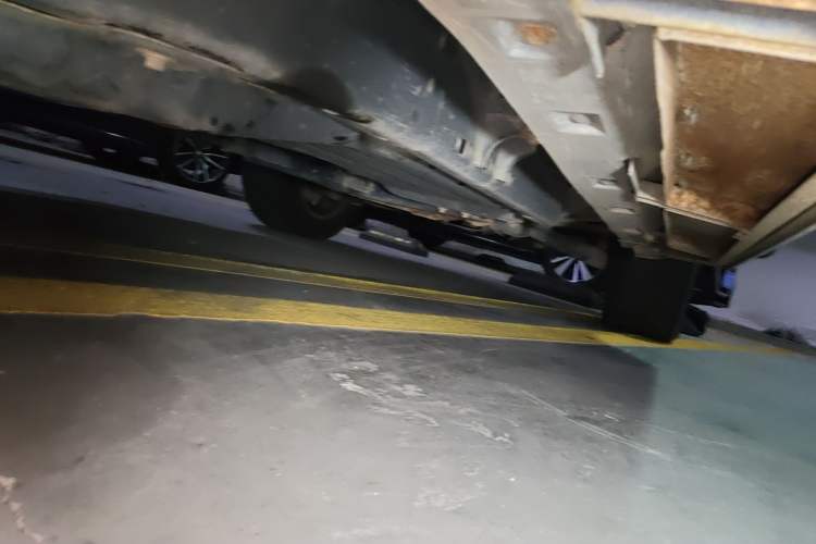 Used Land Rover Discovery 2015 3.0 SC V6 HSE Chassis Rear Right