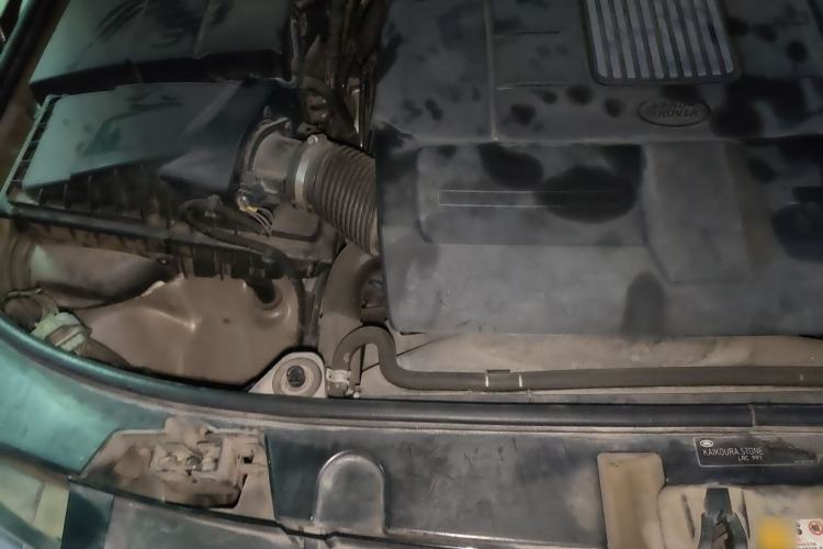 Used Land Rover Discovery 2015 3.0 SC V6 HSE Engine Bay Right