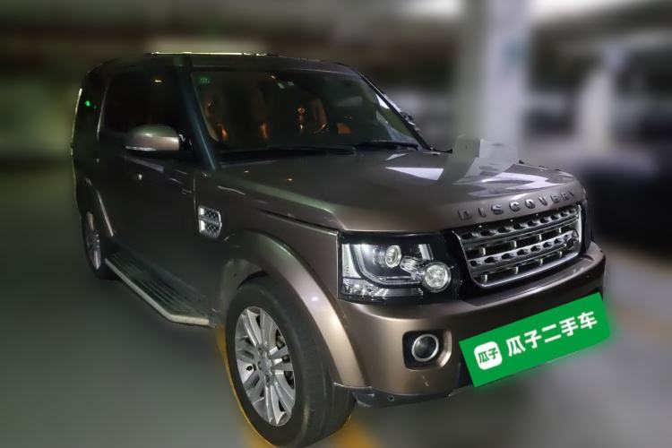 Used Land Rover Discovery 2015 3.0 SC V6 HSE Front Right 45 Deg