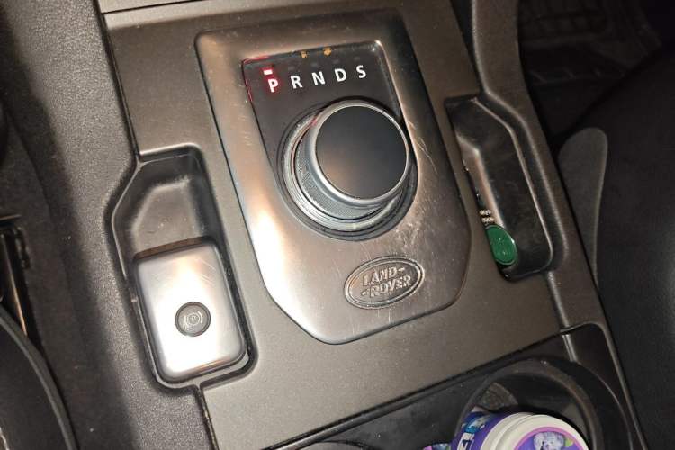 Used Land Rover Discovery 2015 3.0 SC V6 HSE Gear Lever