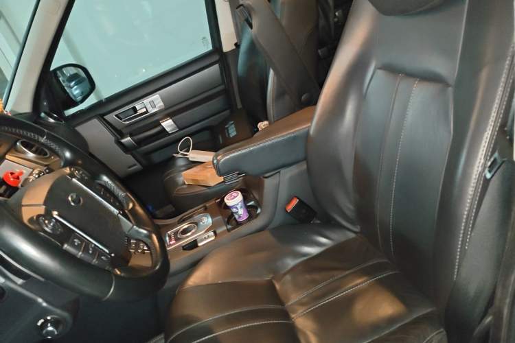 Used Land Rover Discovery 2015 3.0 SC V6 HSE Left Front Seat