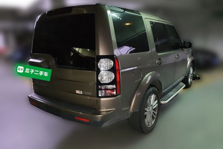 Used Land Rover Discovery 2015 3.0 SC V6 HSE Rear Right 45 Deg