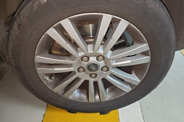 Used Land Rover Discovery 2015 3.0 SC V6 HSE Right Front Wheel Hub