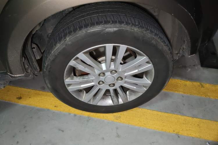 Used Land Rover Discovery 2015 3.0 SC V6 HSE Right Front Wheel Hub
