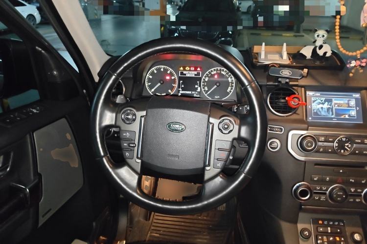 Used Land Rover Discovery 2015 3.0 SC V6 HSE Steering Wheel