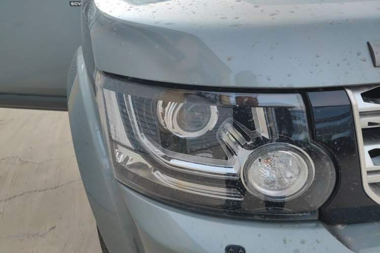 Used Land Rover Discovery 2015 3.0 SC V6 HSE Right Front Headlight