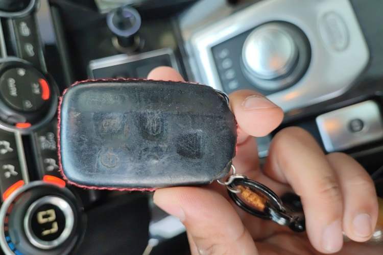 Used Land Rover Discovery 2015 3.0 SC V6 HSE Vehicle Key
