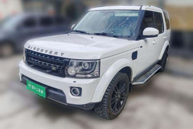 Used Land Rover Discovery 2015 Land Rover Discovery 4, 3.0-liter gasoline, seven seats, with a sunroof and differential lock.