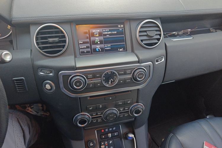 Used Land Rover Discovery 2015 3.0 SC V6 HSE Audio And AC Panel