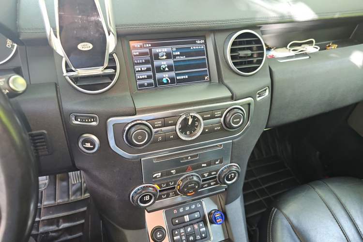 Used Land Rover Discovery 2015 3.0 SC V6 HSE Audio And AC Panel
