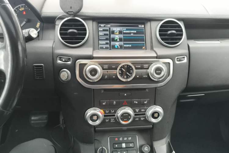 Used Land Rover Discovery 2015 3.0 SC V6 HSE Audio And AC Panel