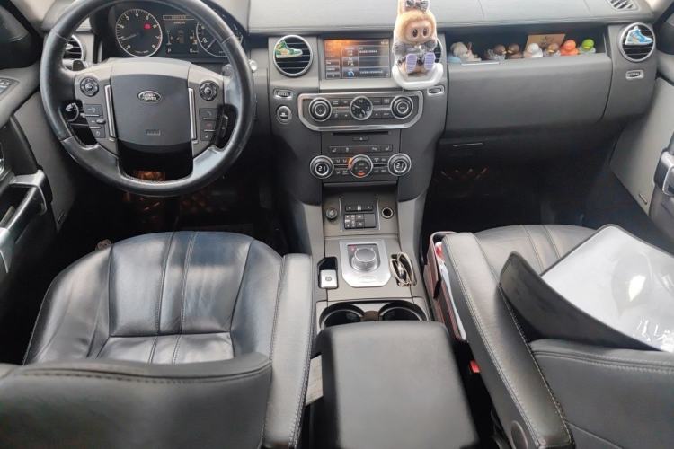 Used Land Rover Discovery 2015 3.0 SC V6 HSE Luxury Center Console
