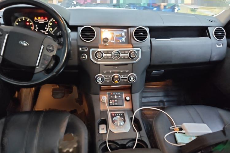 Used Land Rover Discovery 2015 3.0 SC V6 HSE Luxury Center Console