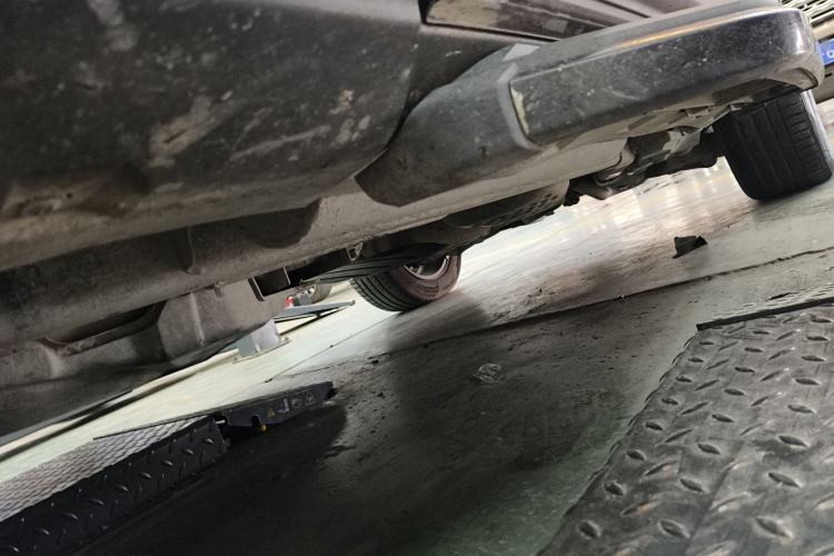 Used Land Rover Discovery 2015 3.0 SDV6 HSE Diesel Version Chassis Front Left