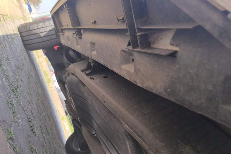 Used Land Rover Discovery  Chassis Front Right