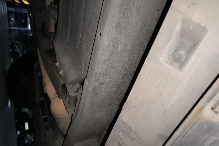 Used Land Rover Discovery 2015 3.0 SC V6 SE Chassis Front Right