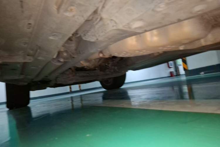 Used Land Rover Discovery 2015 3.0 SDV6 HSE Diesel Version Chassis Rear Left