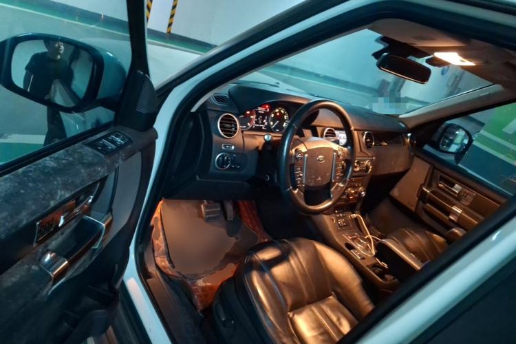 Used Land Rover Discovery 2015 3.0 SDV6 HSE Diesel Version Driver Seat