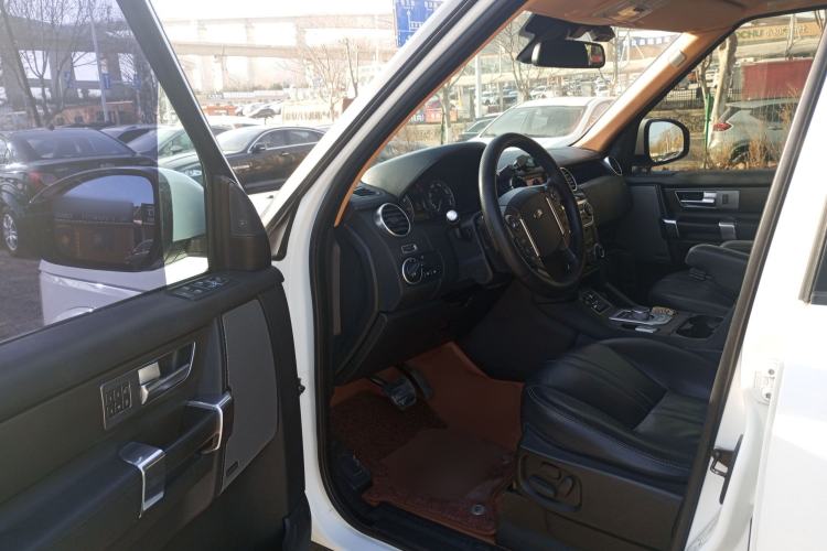Used Land Rover Discovery 2015 3.0 SC V6 SE Driver Seat