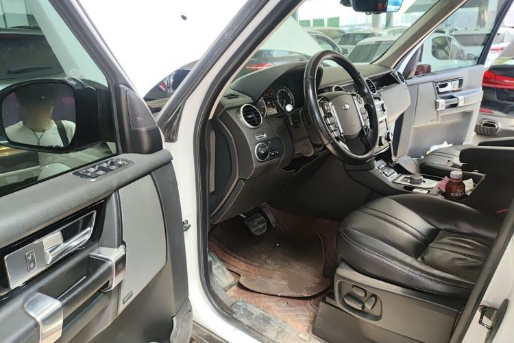 Used Land Rover Discovery 2015 4th Generation 3.0 V6 SC SE 7 Seats Driver Seat