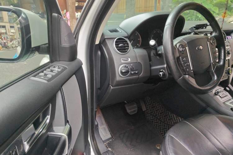Used Land Rover Discovery 2015 3.0 SDV6 HSE Diesel Version Driver Seat